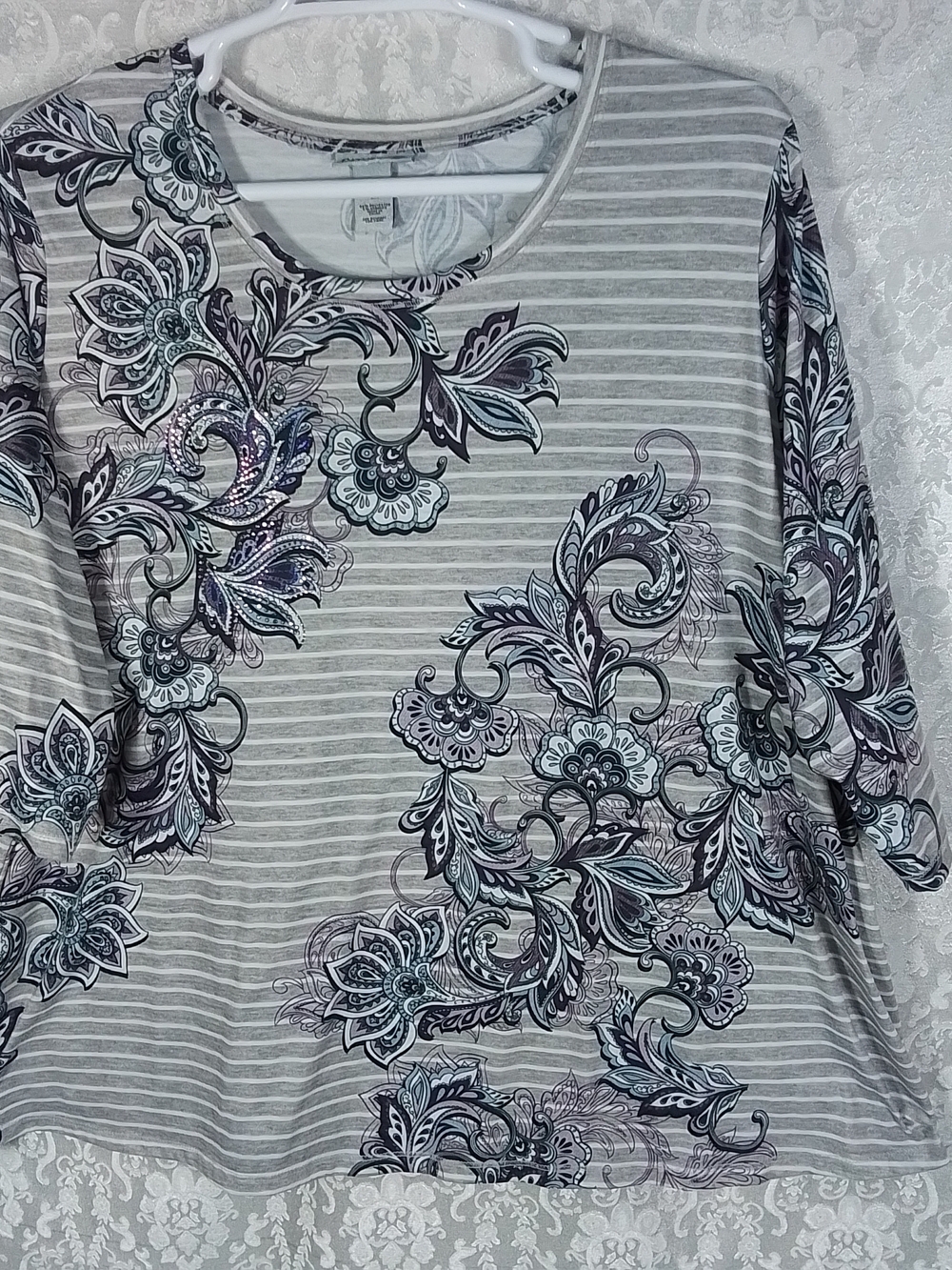 Catherines women’s grey striped floral print with purple beading 3/4 sleeve top